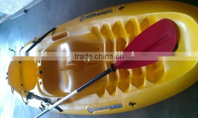 Single paddle blade
