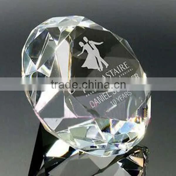 2016 Beautiful and attractive crystal facets diamond with crystal base