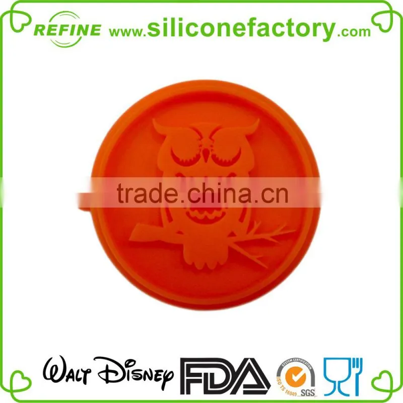 New design owl shape silicone cookie stamper, biscuit stamper with wooden handle