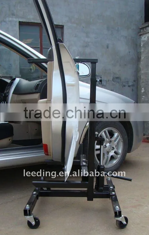 Car Door Installer of Auto Body Repair