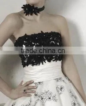 High quality charming style lace Sweetheart neckline appliqued ball gown Bridal dress TS302