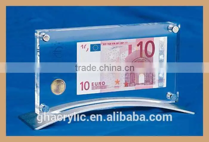 GH-P0002clear acrylic digital photo frame put on the desk