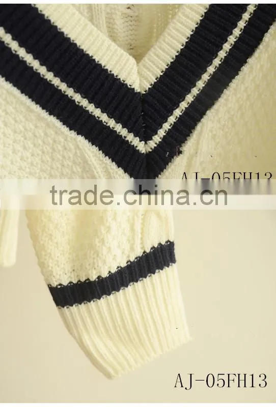Diamond twist design v-neck long sleeves