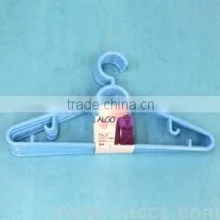 Plastic clothes rack/hanger