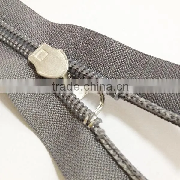 #5 nylon water resistant zipper