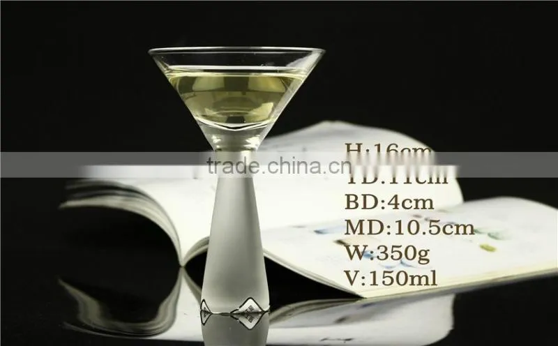 Best price with good quality martini glass hot selling crystal Cocktail glass special machine pressed base