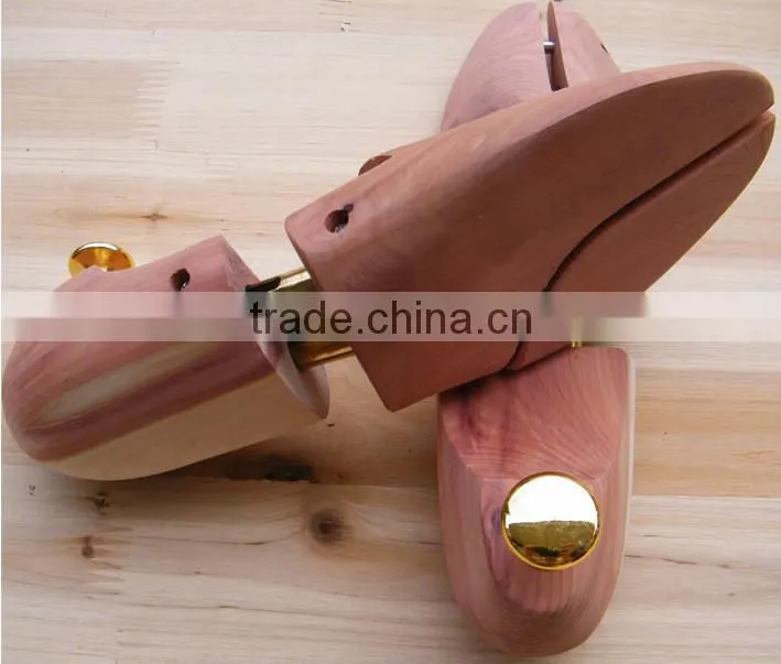 Good smelling wooden shoe stretcher/cedar shoe trees