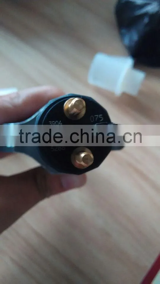 2015 best Selling Orginal BOSCH common rail engine injector nozzle 0445120075 for IVECO 504128307, from BEACON