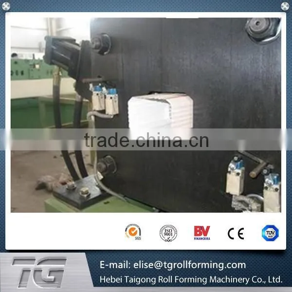2015 new arrival Cold Rolling Pipe Square Downspout Elbow Forming Machine