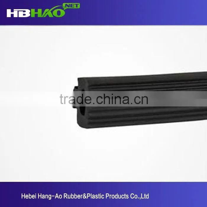 Sealing rubber strip for curtain wall for sealing on the ancillary frame parts of wall