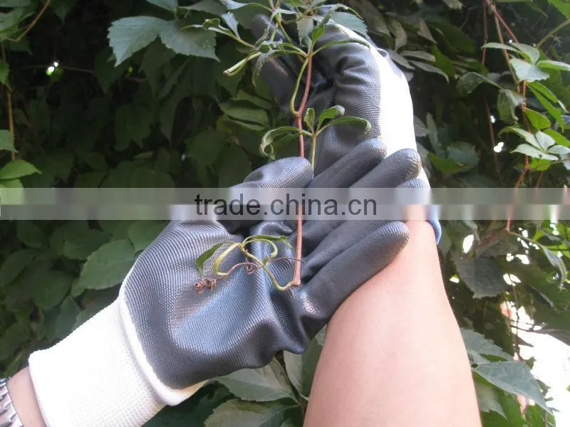 Nitrile working gloves