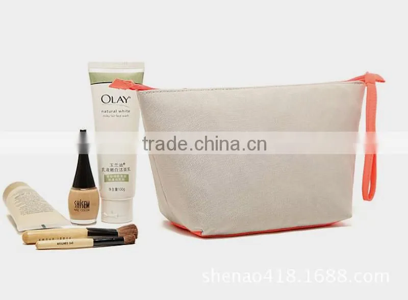 Customized polyester national flavor makeup bag big beauty products overnight bag
