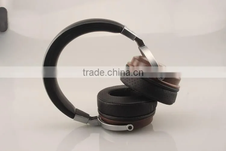 High-End Stylish Wooden Cover Ti Alloy Earphone Bluetooth Wireless Headphones with Ergonomic Design Model HSM3