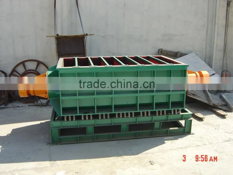 Linear type vibratory finishing machine
