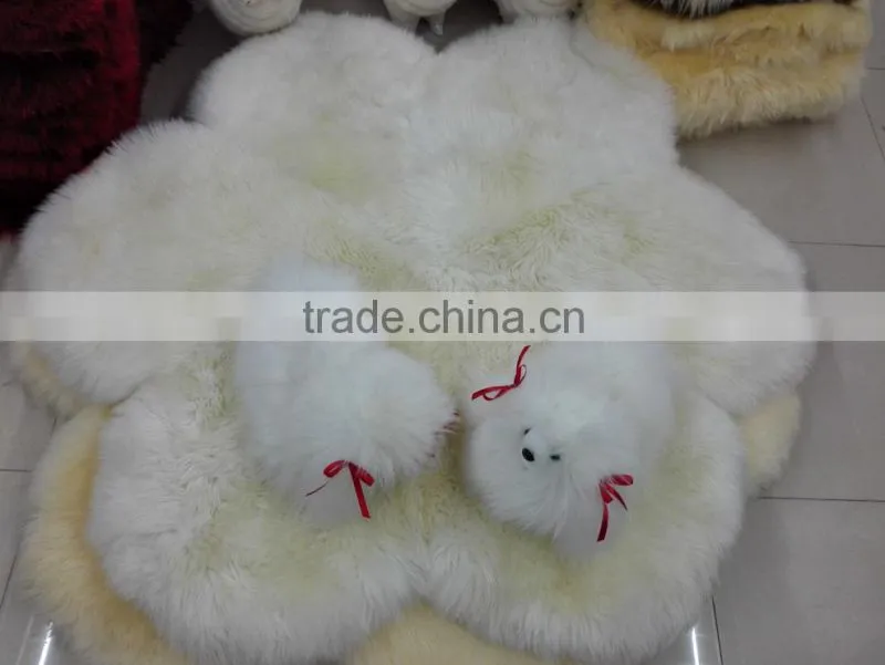 new style wholesale flower shape sheep fur blanket