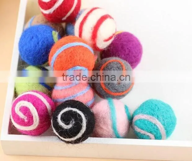 Factory Direct High Quality 100% Wool Felt Ball For Home Decoration