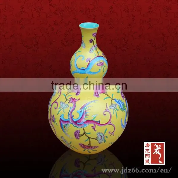 Dragon design gold plated black Chinese vase with lid