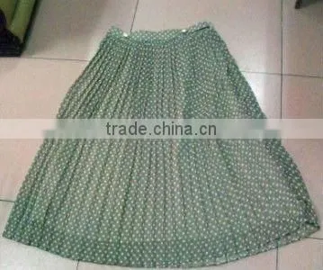 2011 newly and superior quality young girls in short skirts