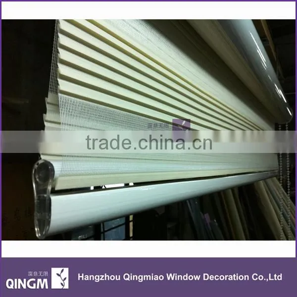 High Quality 100% Polyester Material Roller Type and Horizontal Pattern Zebra Blind Fabric