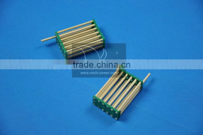 China Manufacturer Queen Rearing Supplies Bamboo Queen Cage Queen Isolator Queen Bee Cage