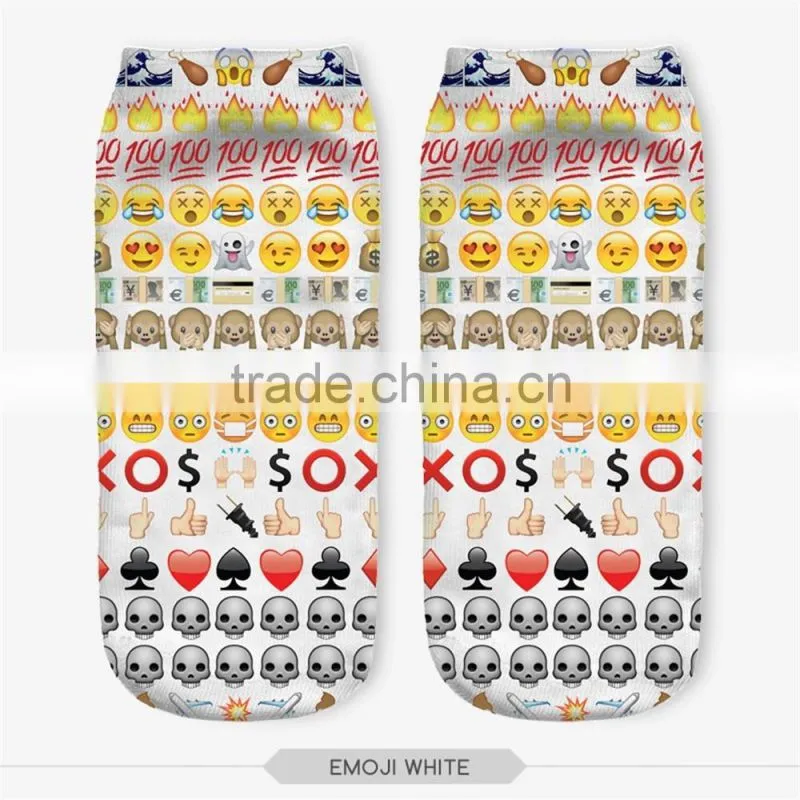 2016 Wholesale custom 3d cartoon tube emoji sock
