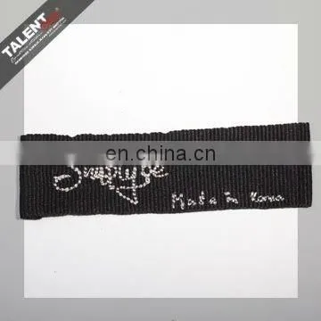 custom Fashion design embroidery woven label for garment