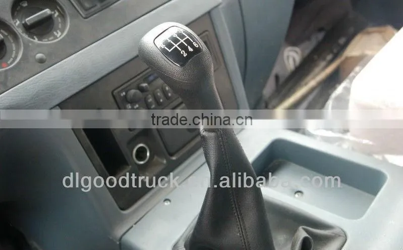 Dongfeng 4x2 flat bed wrecker with crane XCMG