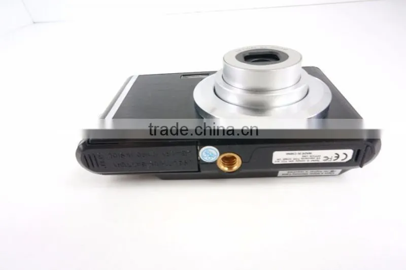 DC-V700 Hot Selling Good Quality mini Digital Camera 1920x1080P Full HD Video 2.4" Screen
