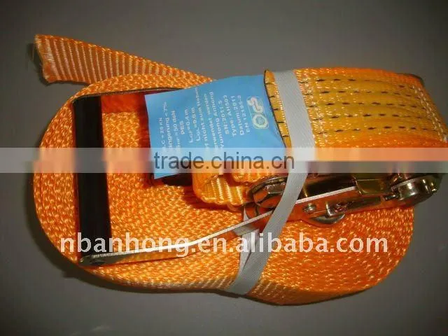Ratchet lashing strap