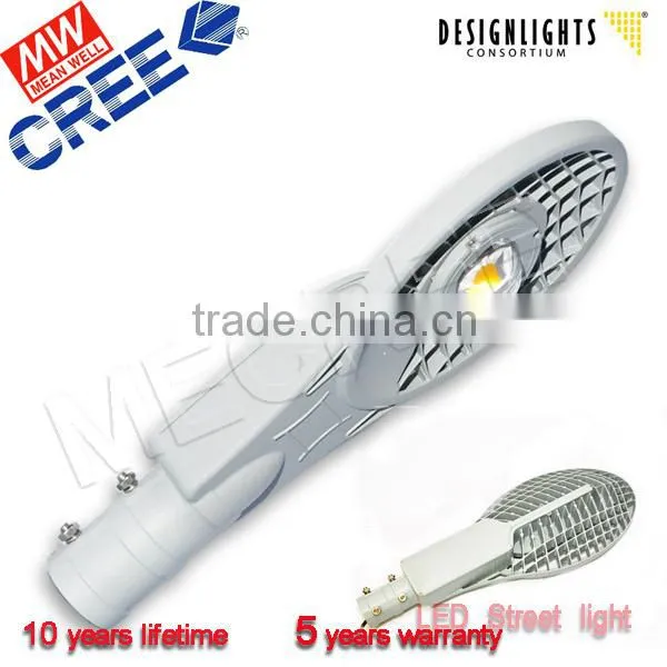 Unique thermal management safety and security power saving High Lumen Solar Post Lights
