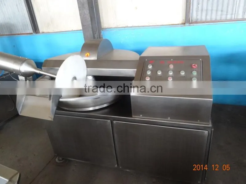 Meat cutting and blending machine
