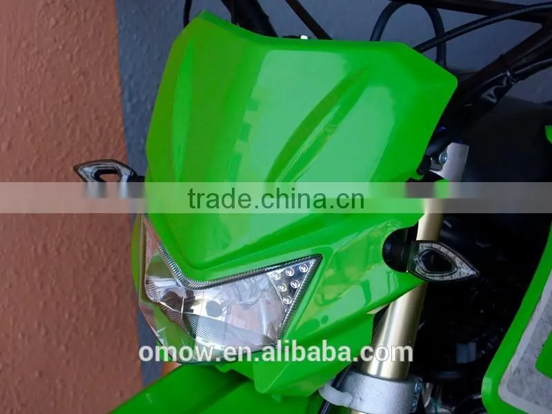 4 Stroke Engine Type and Chain Drive Transmission System Dirt Bike