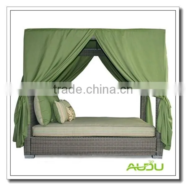 Audu Outside Daybed/Home Outside Wicker Daybed Square