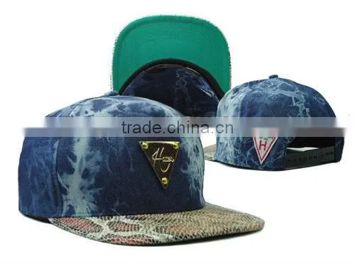Metal plate custom flat brim snapback hat wholesale