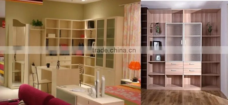 Automatic charging device and automatic discharge device CNC wooden furniture making router line