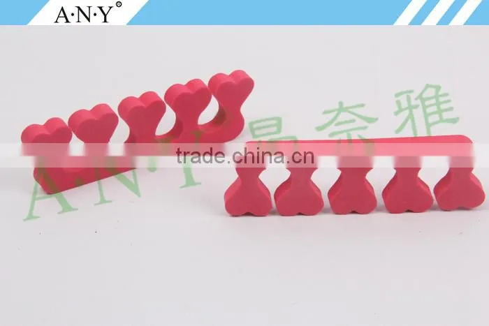 Professional Nail Art Tool Red Sponge Toe Separator Heart Shape