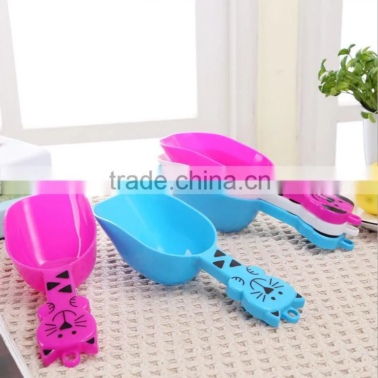 Lovely plastic little pet shovel for cat and dog