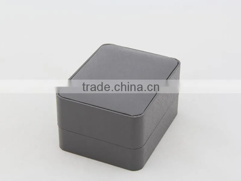 Custom samll plastic jewelry packaging box for pendant