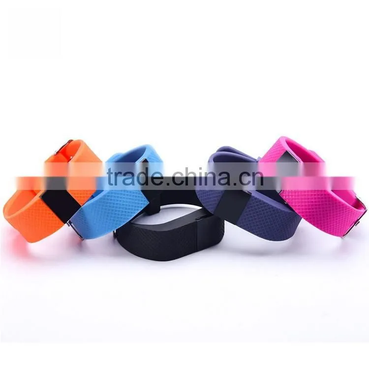TW64s best selling quick response connection pedometer Heart rate wristband