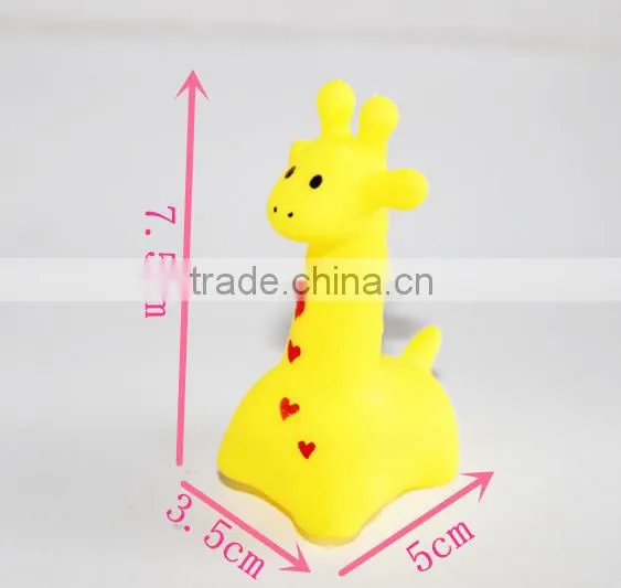 Custom 100% food grade silicone giraffe baby toy with squeaker