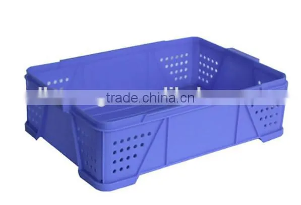 Turnover baskets cleaner