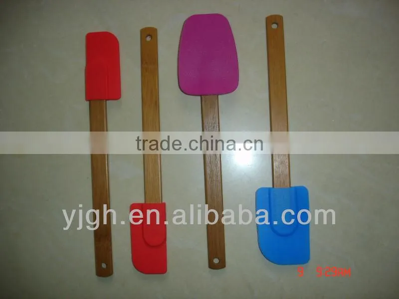 Wooden handle silicone kitchenware spatula