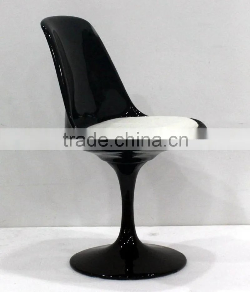 Replica Tulip Side fiberglass chair with cushion designed by Eero Saarinen