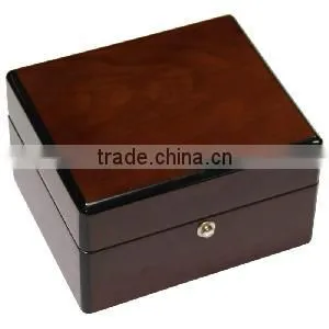 whole sale wooden watch box with Magnetic in Guangzhou