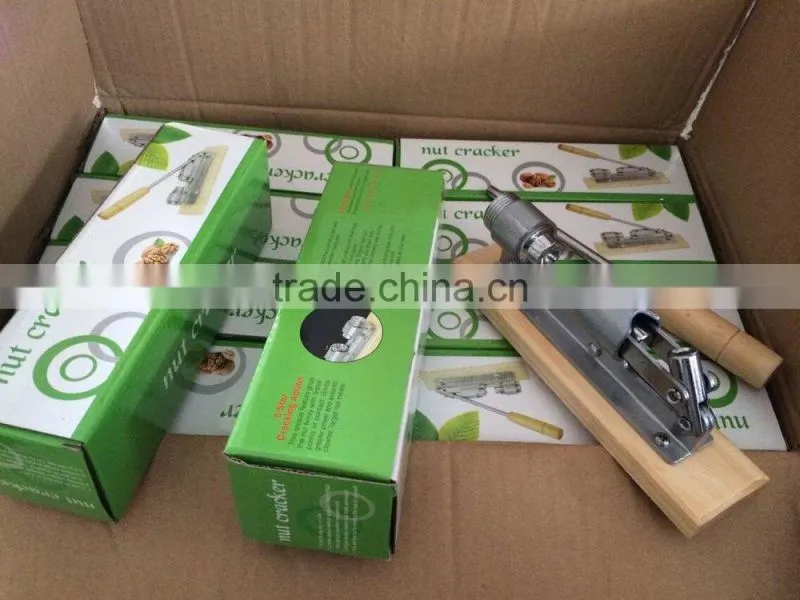 Factory Wholesale Handy Quick Metal Walnut Nut Cracker