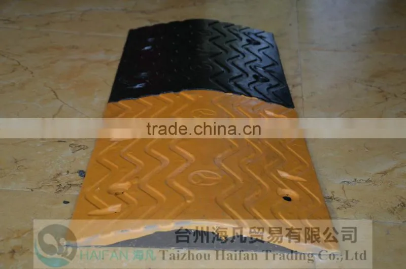1000*350*40mm heavy strength reflective rubber speed hump for crossing/High quality rubber speed hump used in Intersection