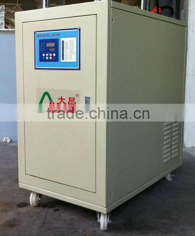 Industrial water chiller with air cooled system
