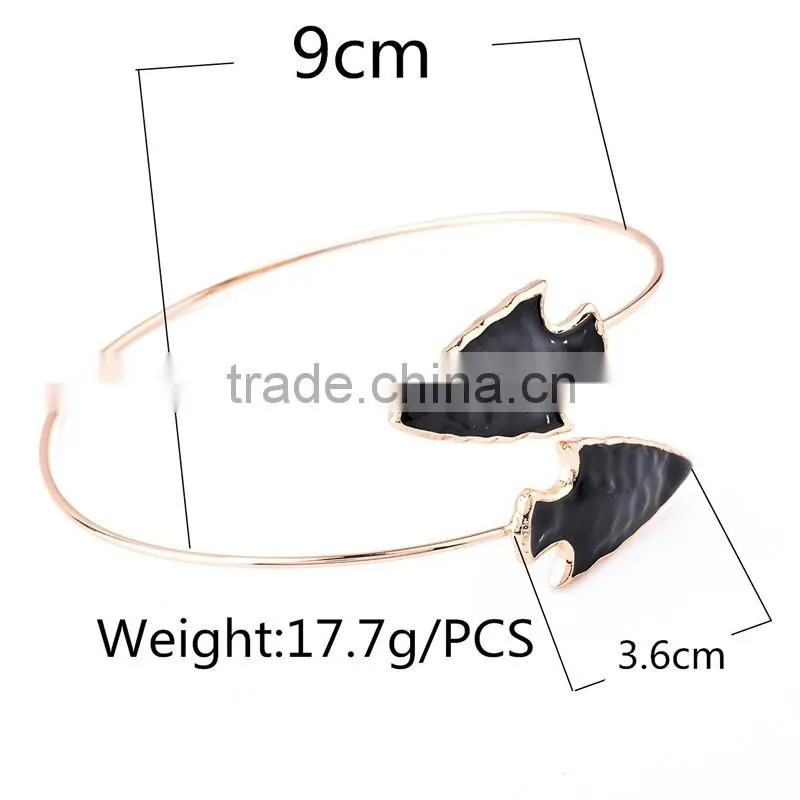 Hot gold triangle arrows arm chain