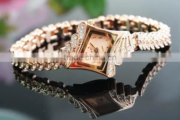 2016 Hot Sale Fashion Gold Wrist Watch Bracelet Women Watches