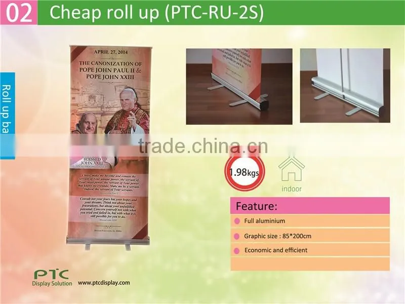 Retractable banner stand